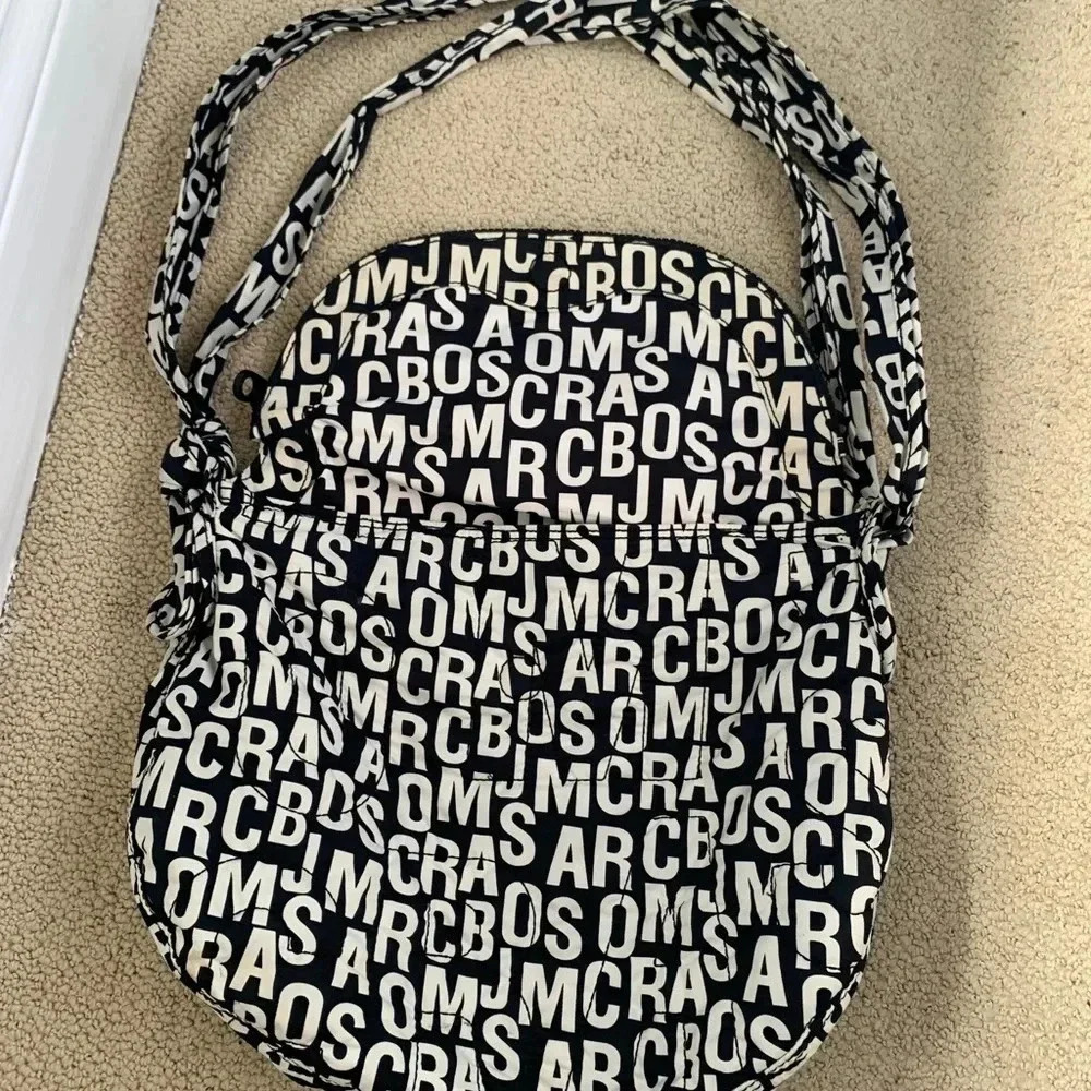 Marc Jacobs Black/White Tote Crossbody Bag - Picture 4 of 7